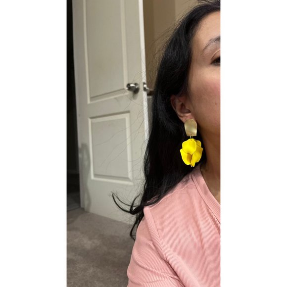 Yellow earrings flower earrings yellow petal earrings , acrylic yellow rose - Picture 6 of 6